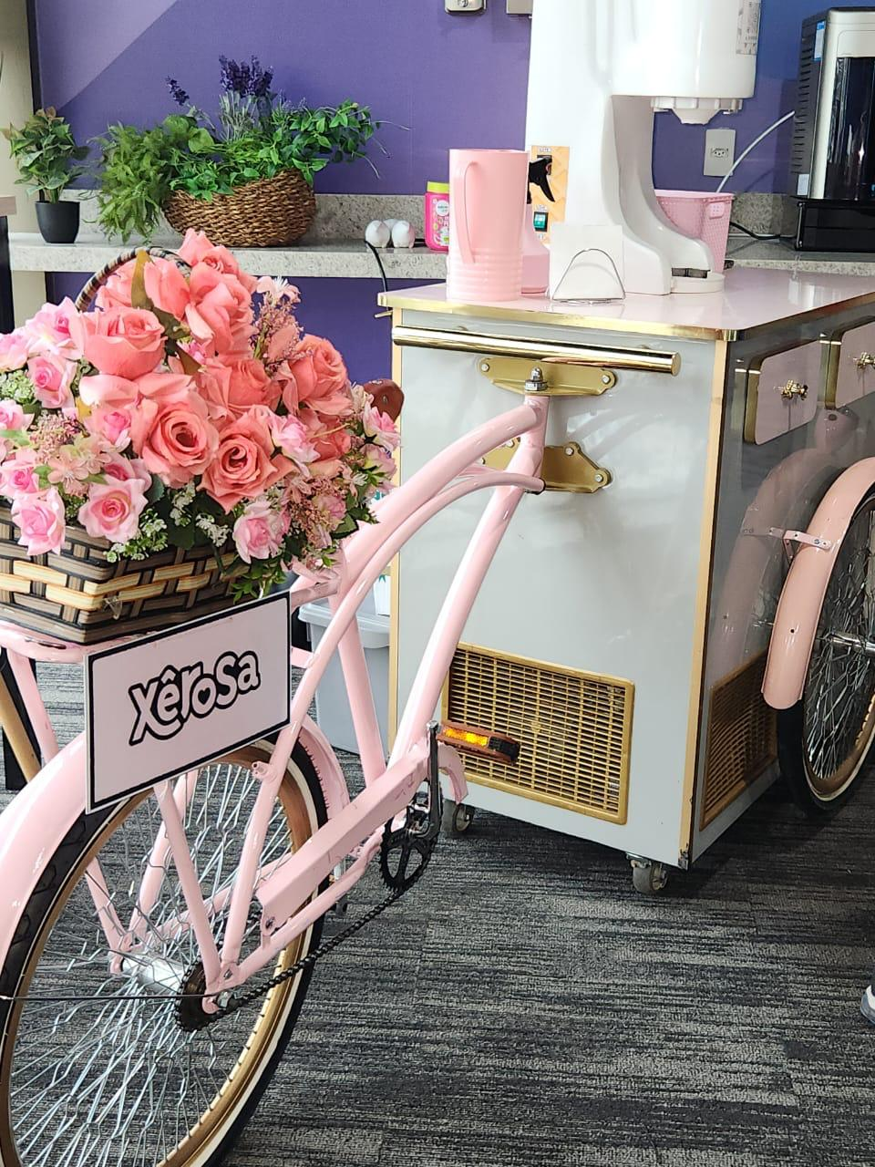 Pink Berry Bike em evento corporativo